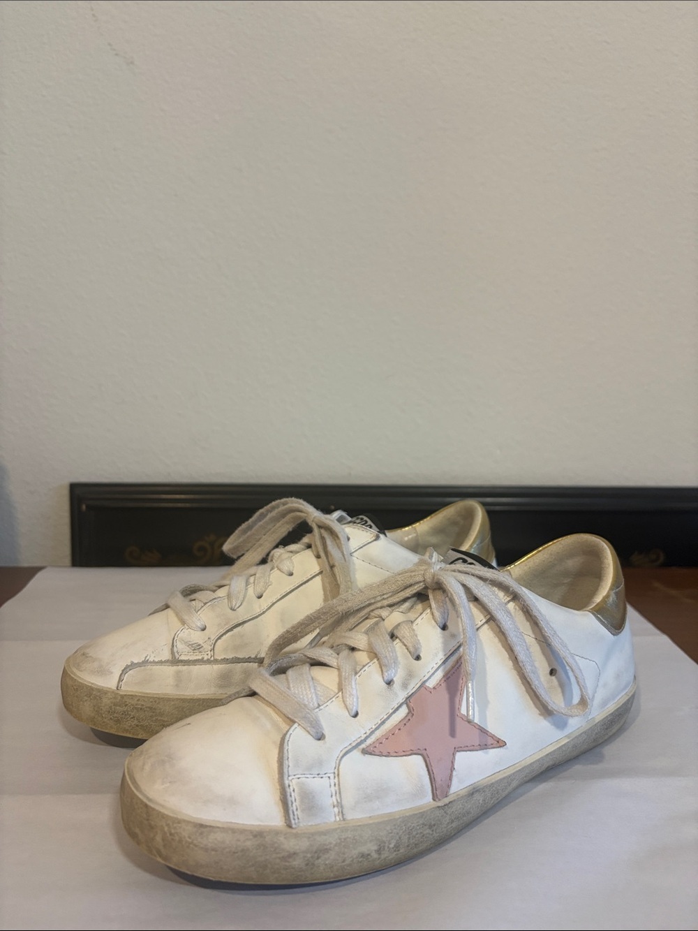 White Golden Goose Sneakers with Pink And Gold - Picture 3 of 5